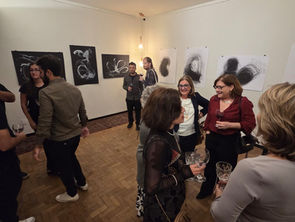 Casa Palma recebe abertura da exposição O Instante, de Patrícia Siqueira, em noite marcante de arte, vinhos e encontros