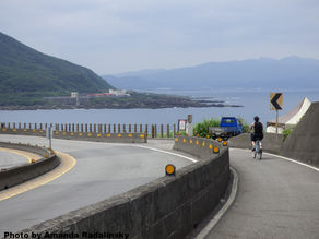Fulong in bicicletta