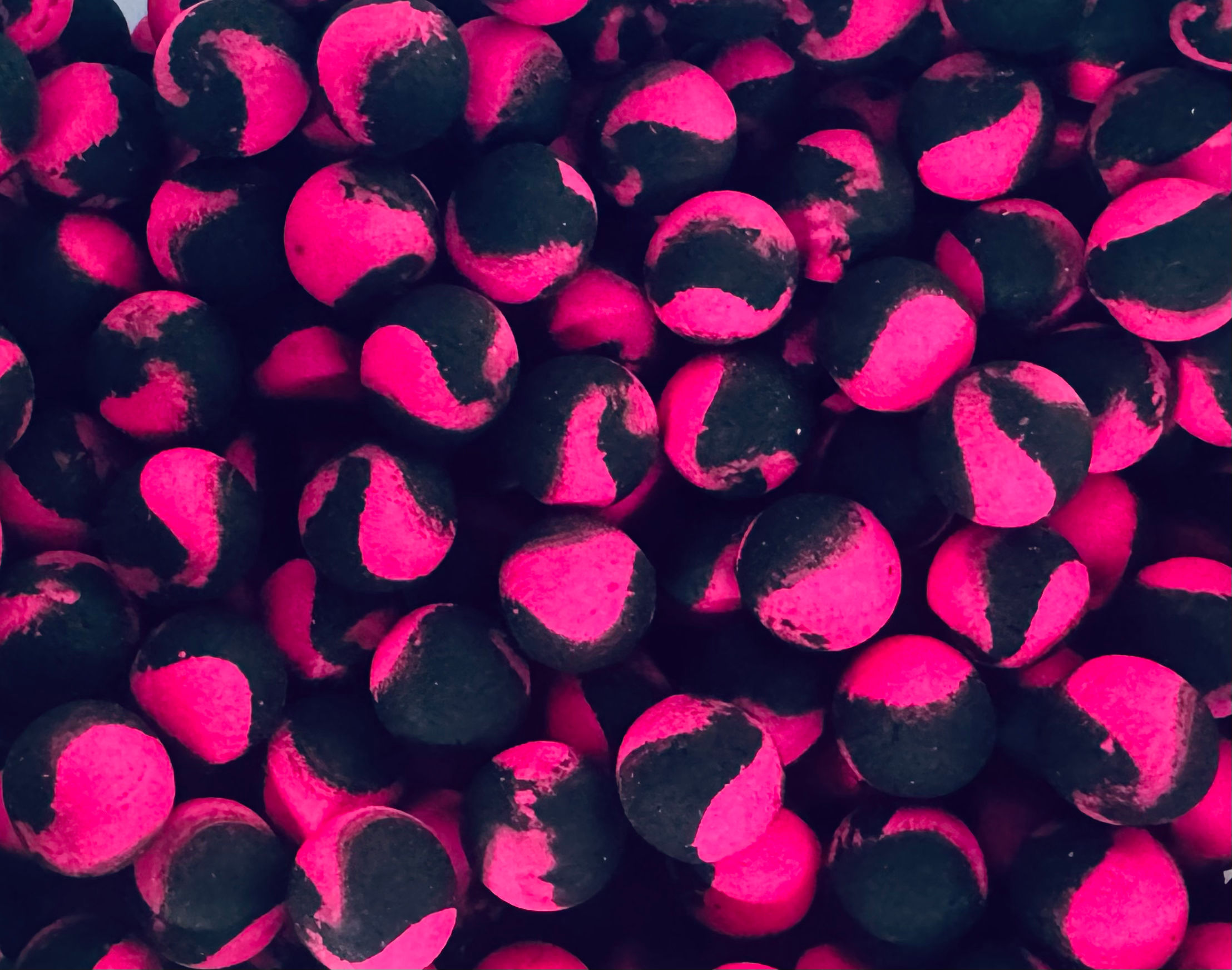 800g Fluoro Pink & Black 20mm Pop Ups