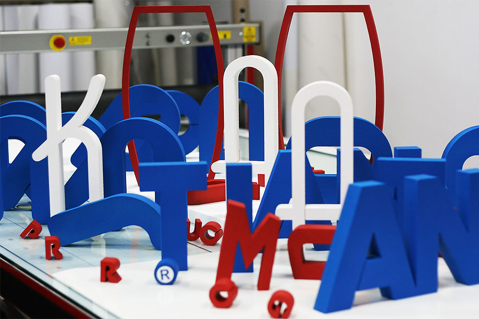 Izrez 3D črk različnih tipografij
