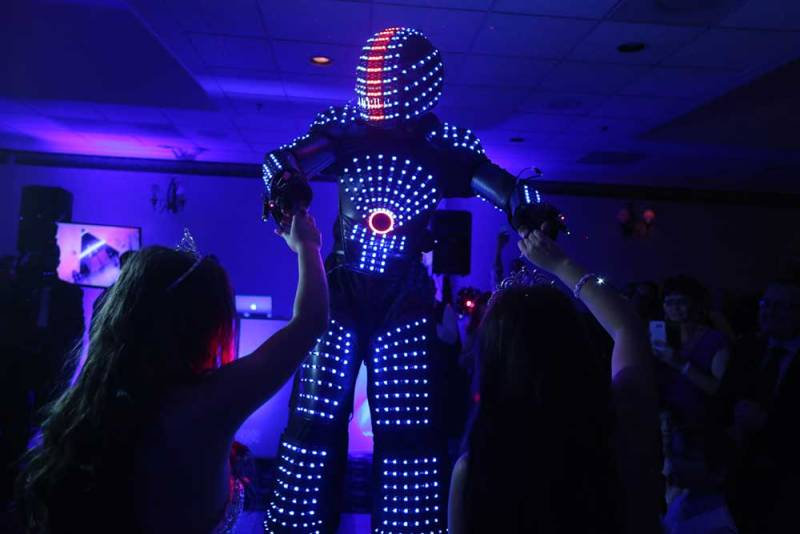 Robot Using Led The Benefits Of The Amazing Led Robots Miami