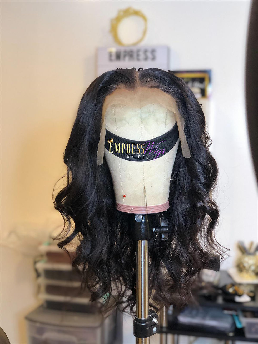 Thumbnail: Empress on Waves - Jet black