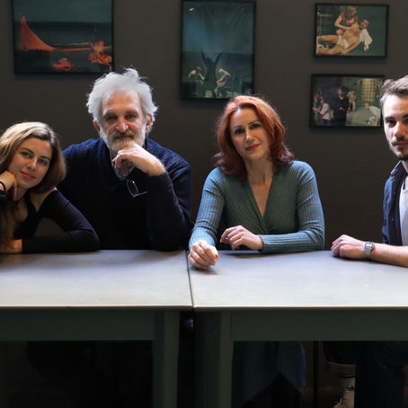 Να ακούς το χιόνι να πέφτει | Σε σκηνοθεσία και διασκευή Δημήτρη Καταλειφού