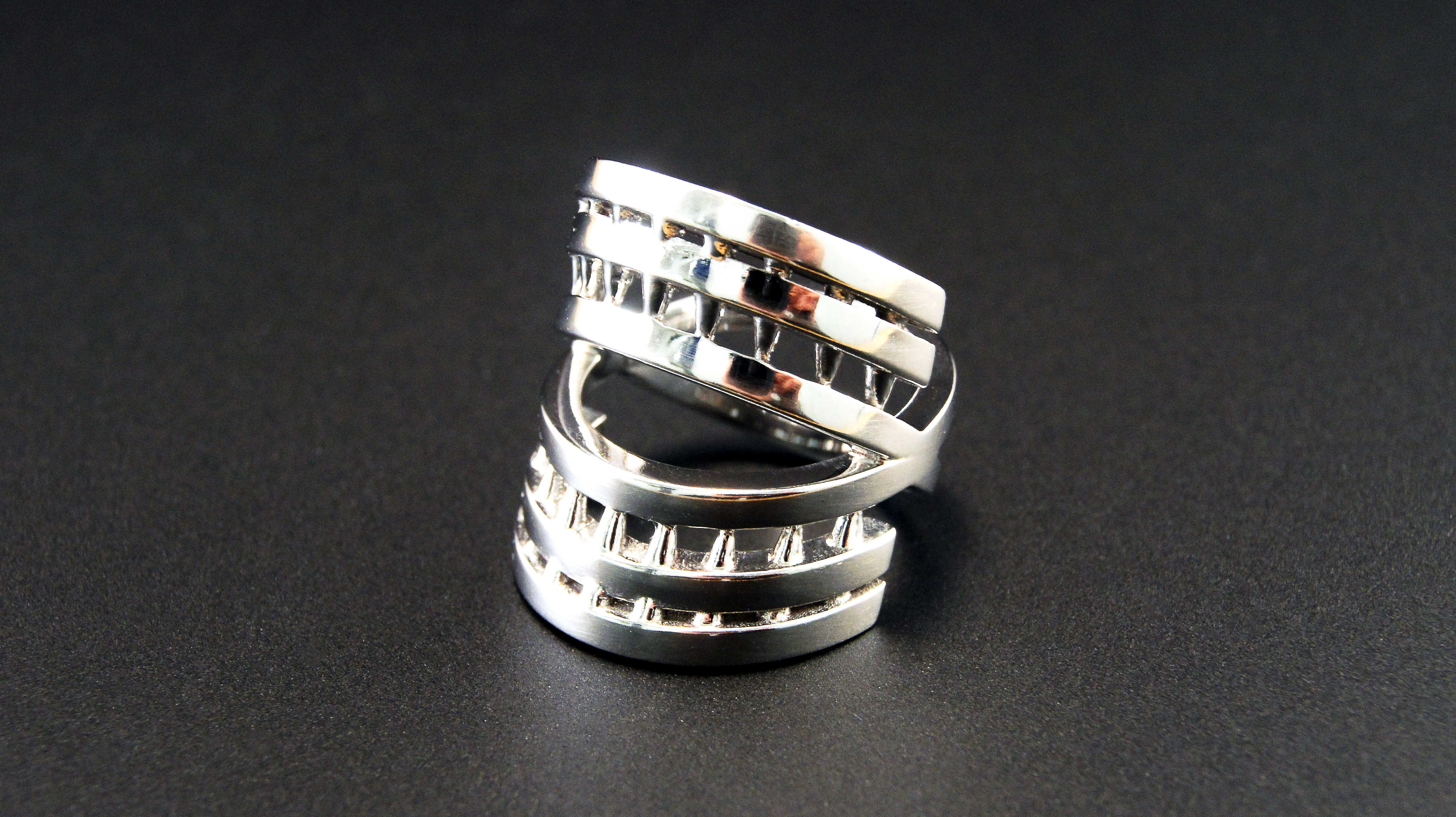 Interiority ring solid