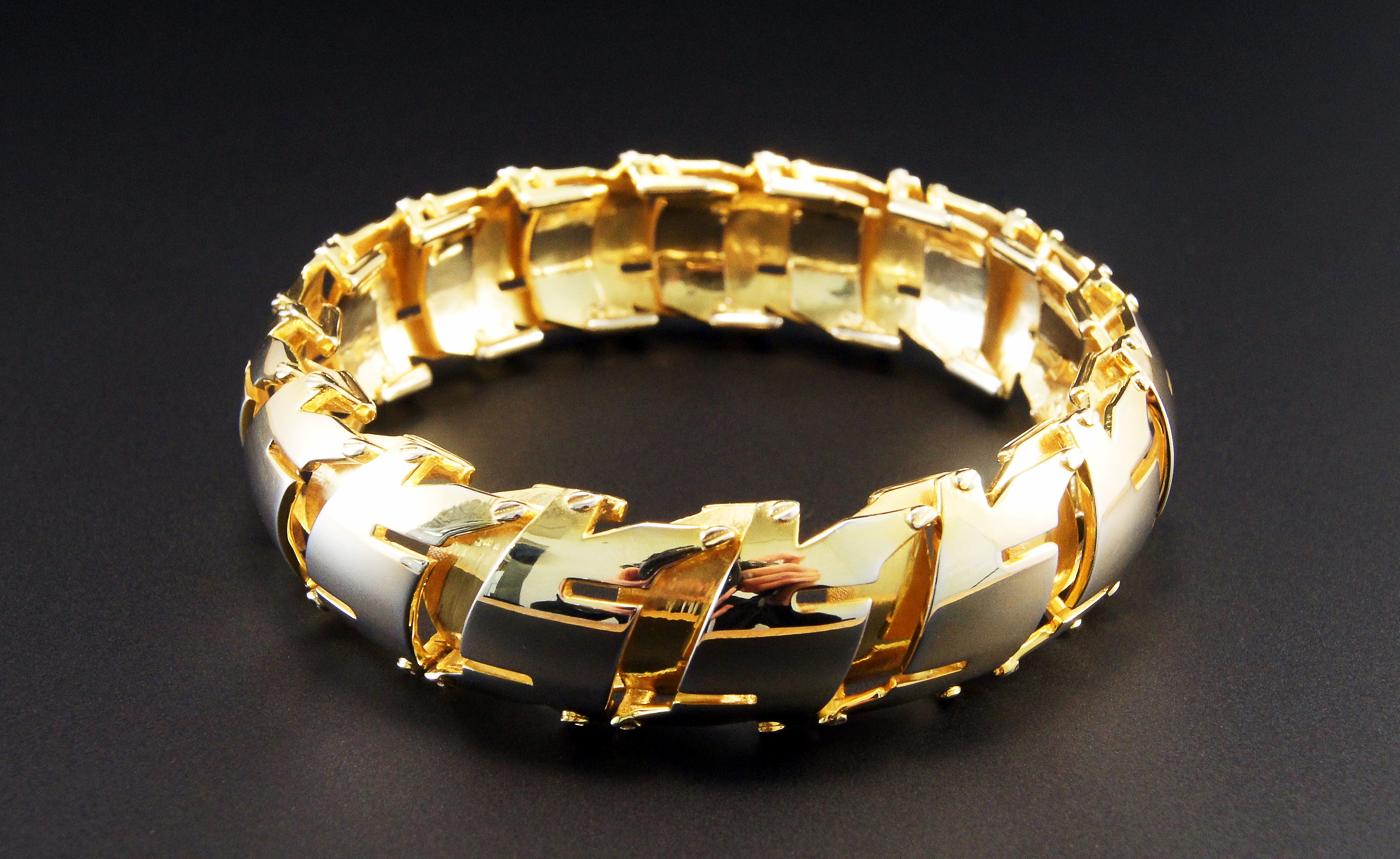 Bond bangle