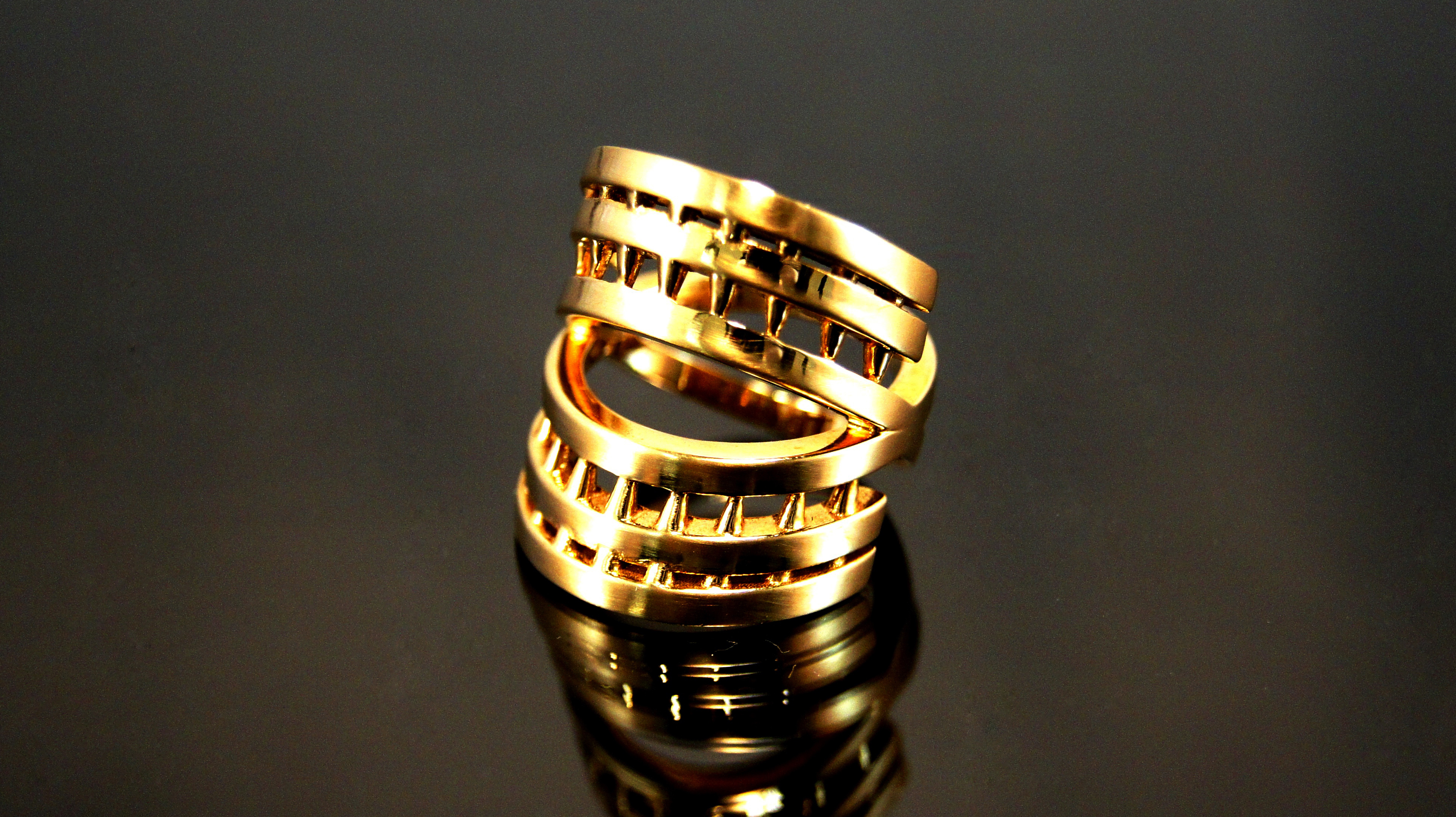Interiority ring solid
