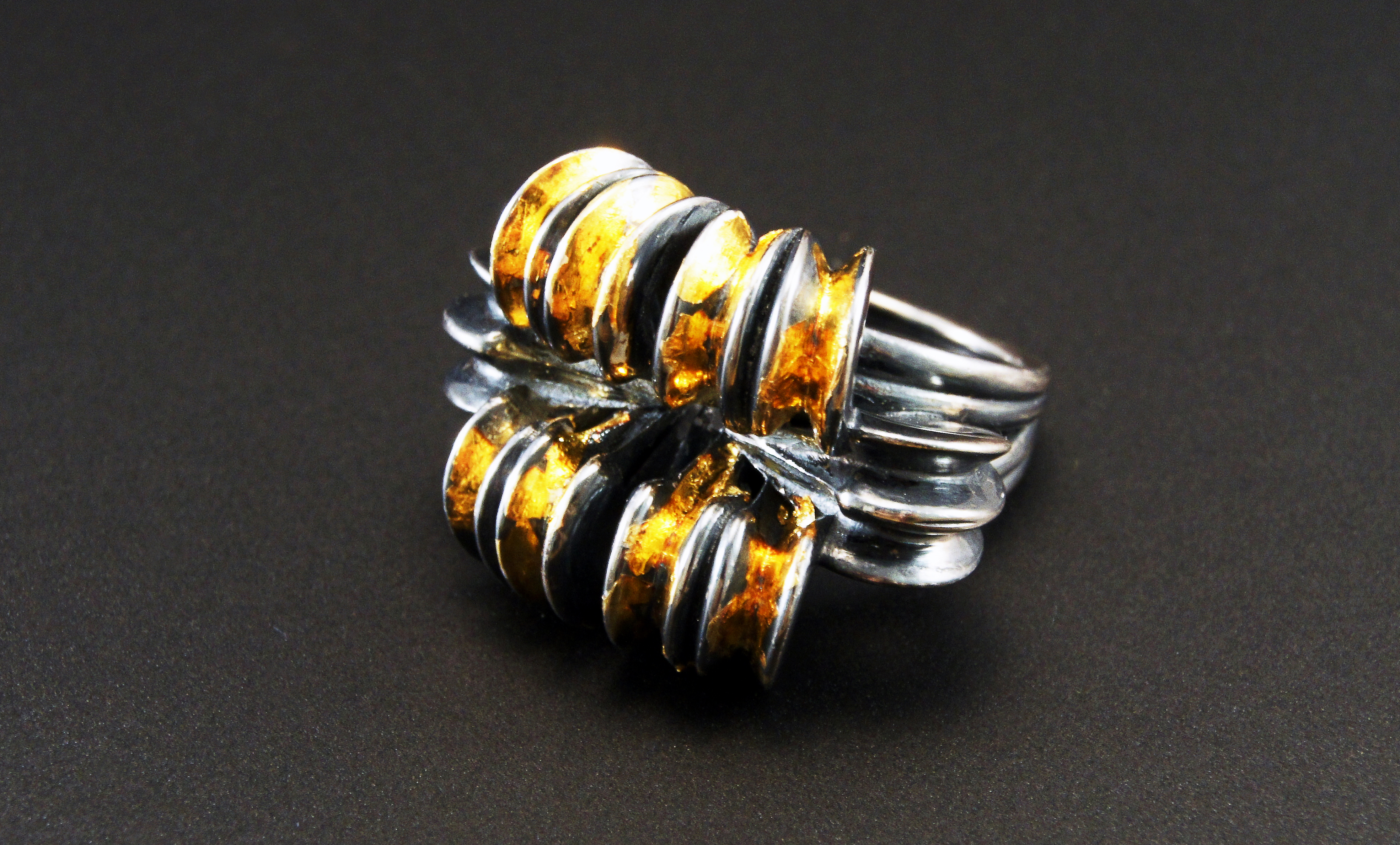 Sway ring black & gold
