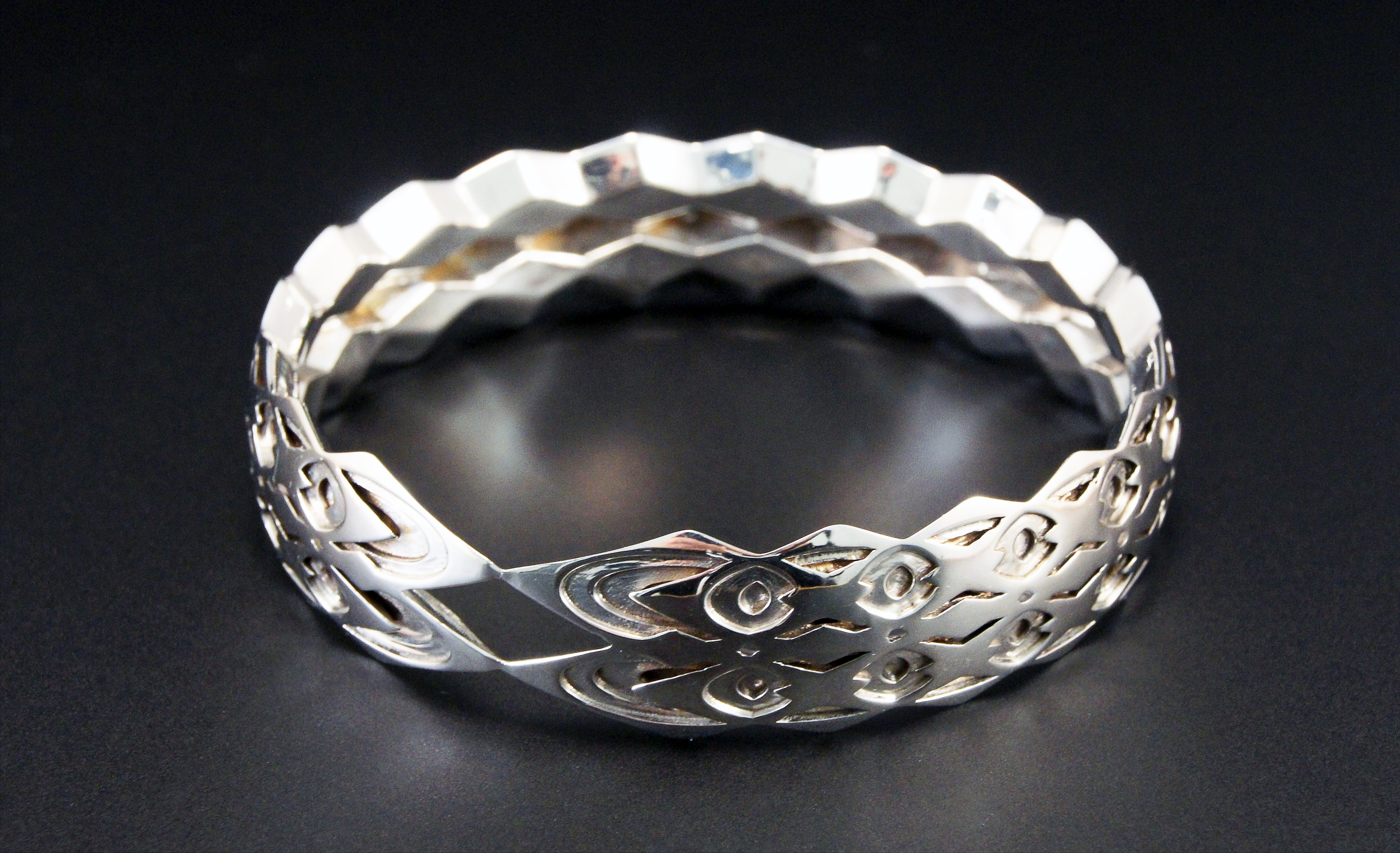 Crocodile bangle