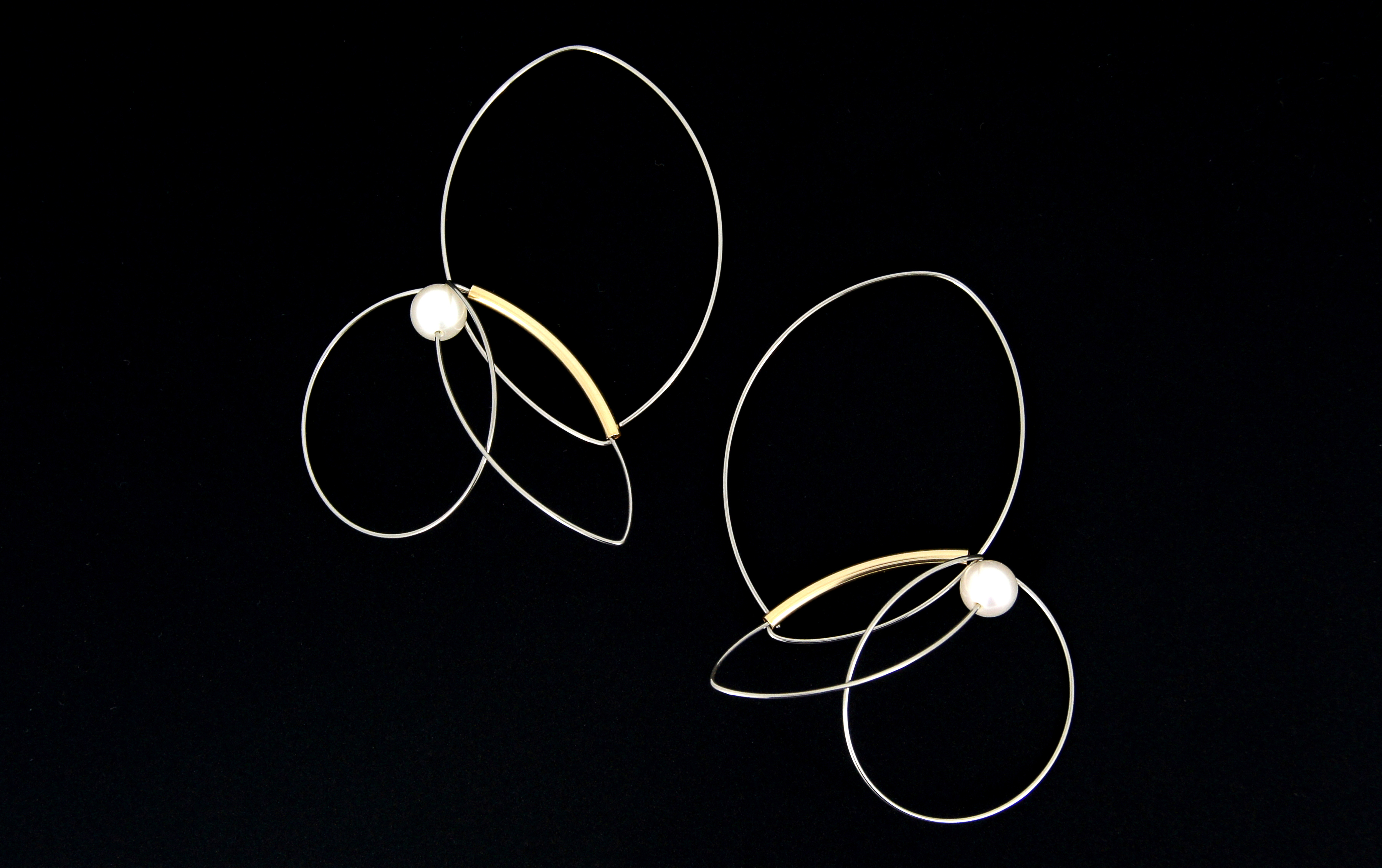 White akoya golden lining I