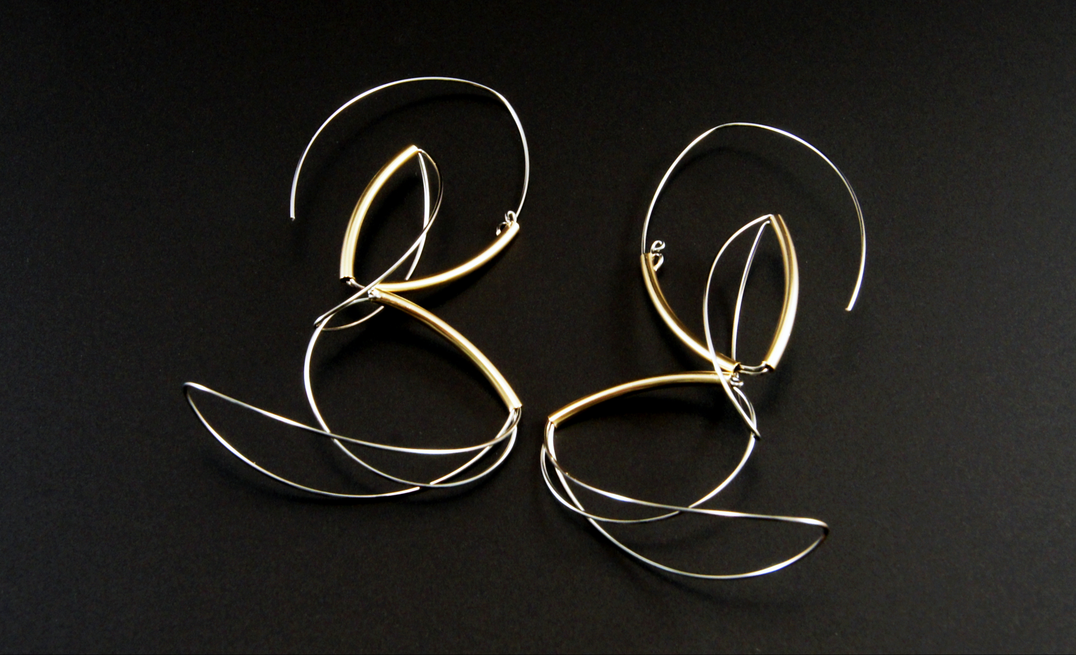 Golden lining earrings V