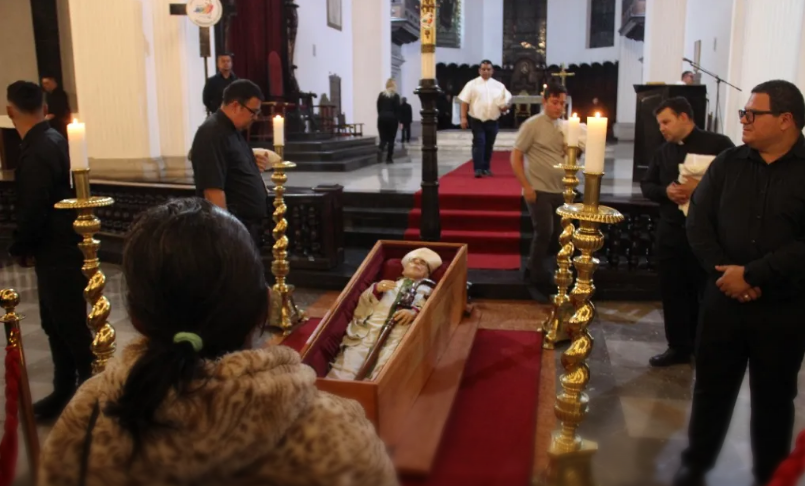 El cuerpo de Monseñor Mario Moronta permanecerá tres días en capilla ardiente. Foto: @lanacionweb
