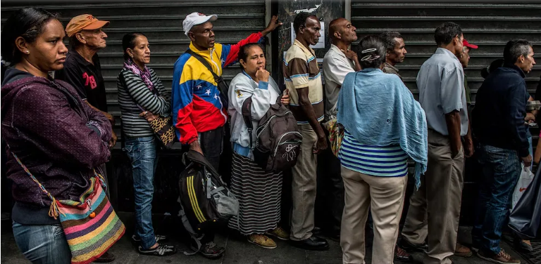 Un país que le da la espalda a sus ancianos y condena su vejez a la indigencia y el abandono, es un país que está hipotecando la dignidad de su propia historia. Foto: diarioregionaldelzulia.com