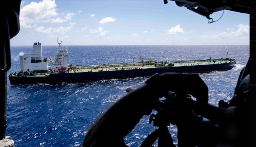 EE.UU. intercepta otro petrolero en el Índico por violar el veto al crudo del Caribe