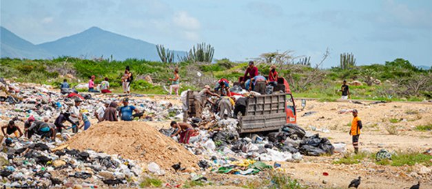 Entre la basura y la esperanza 20 familias sobreviven en el vertedero de Paraguaná