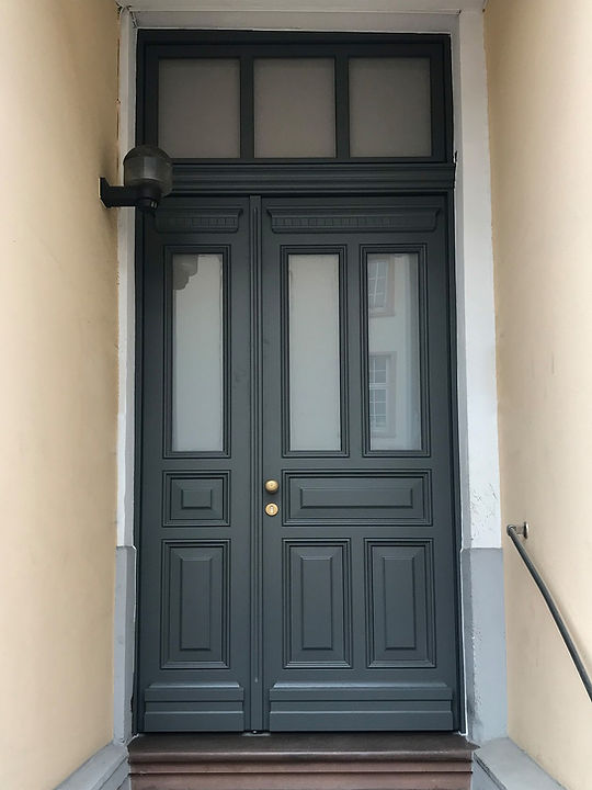 Haustür Holzform Schreinerei Tischler Maßanfertigungen Möbel Türen Treppen Innenausbau Tro