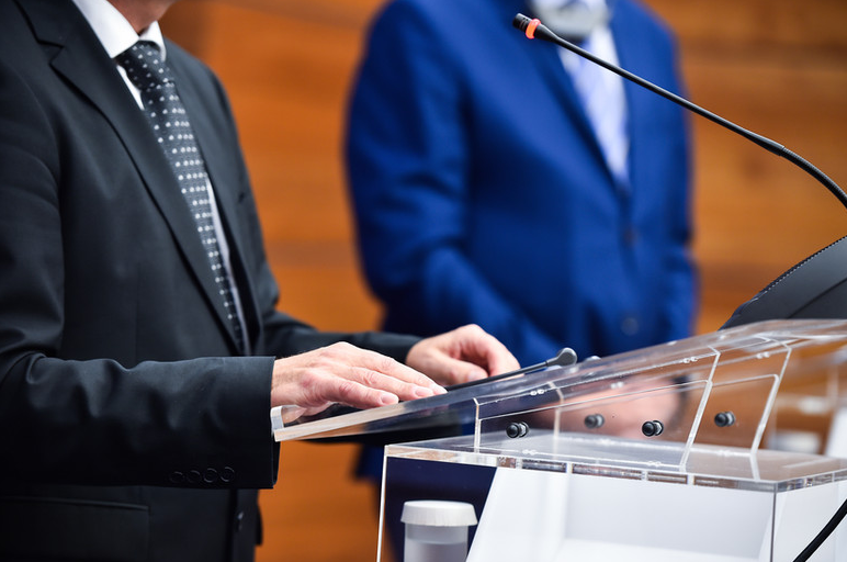 Gerichtssaal von innen – Rechtsschutzversicherung in Bad Kreuznach