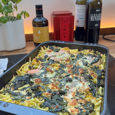 Spätzle, knuspriger Wildlachs & selbstgemachter Rahmspinat – ein super einfaches, nahrhaftes Wohlfühlessen mit Top-Nährwerten!