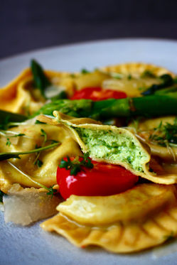 Spargel Ravioli mit Bärlauchfüllung