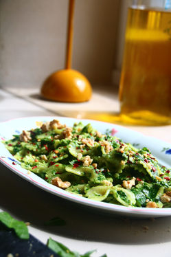 Bärlauchpesto – selbstgemacht, frühlingshaft & in 15 Minuten fertig