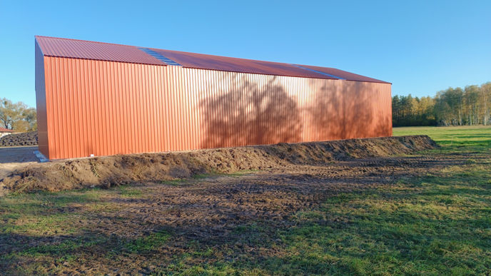 Hala o wymiarach 12x25x4,5m