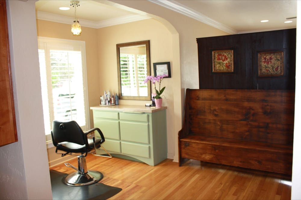 headstogethersalonanddayspa.hairandmakeupinyubacity