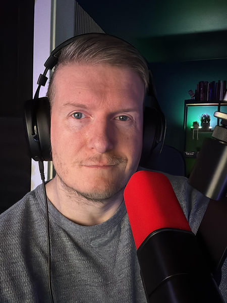 headshot.jpg