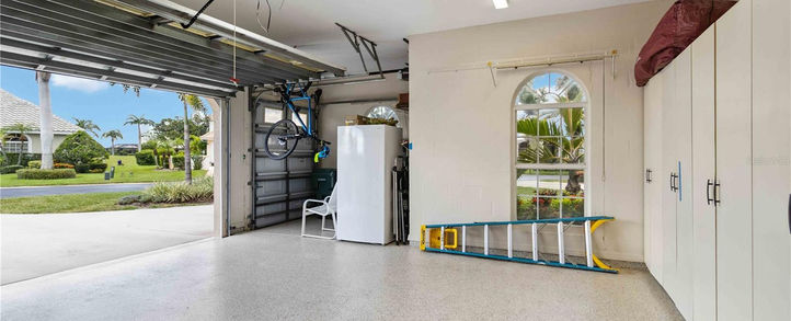 428 Tremingham Way Venice FL garage alternate view