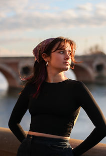 femme coucher de soleil