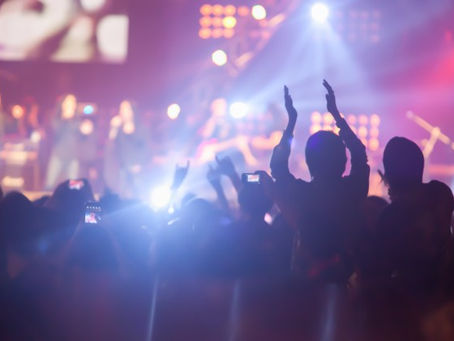 Consumidor que perdeu show por demora em fila tem direito a indenização
