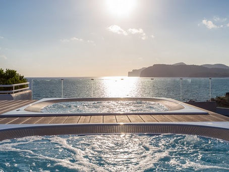 SEMANA SANTA FERGUS STYLE CALA BLANCA SUITES