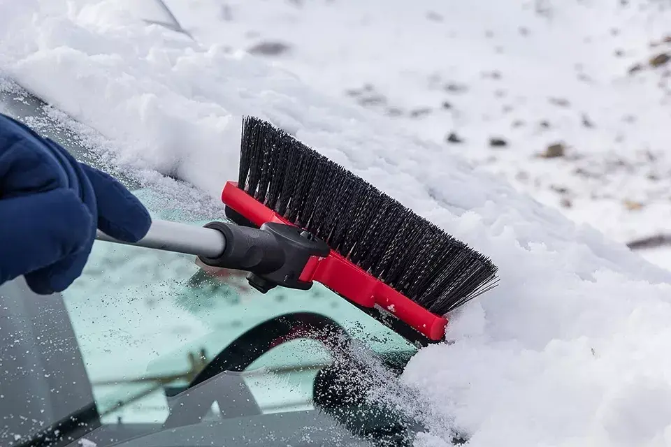 Miniatura: 34" to 52" Premium Pivot Head Snow rake Brush Heavy duty broom rubber squeegee
