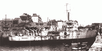 HMS Brid entering Harbour.gif