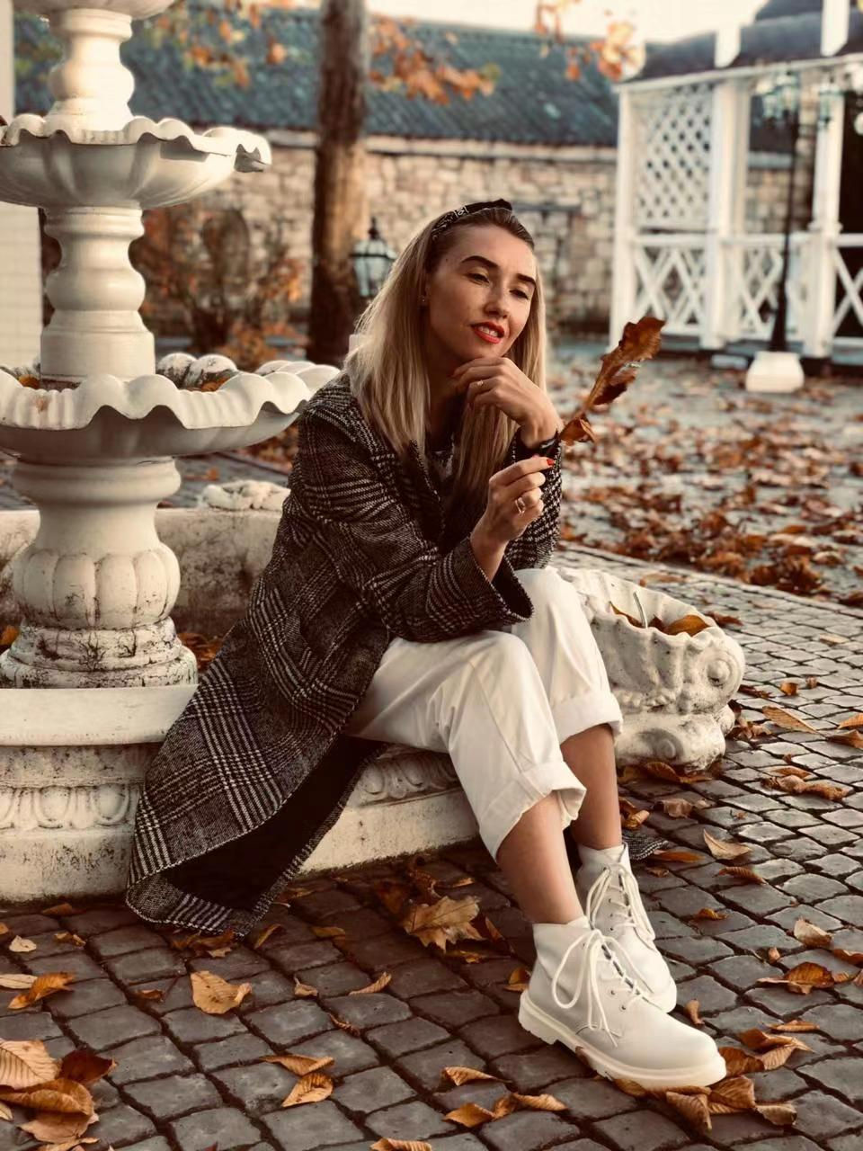 Thumbnail: Soft Split Leather Women White Ankle Boots Motorcycle