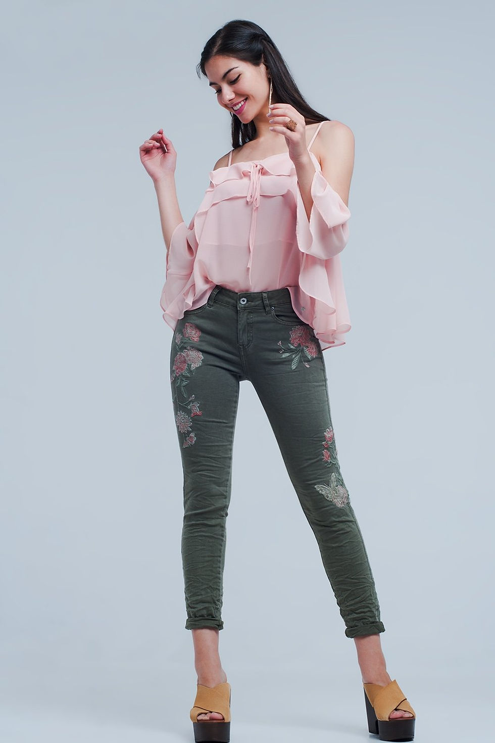 Miniatura: Khaki Jeans With Embroidered Flower