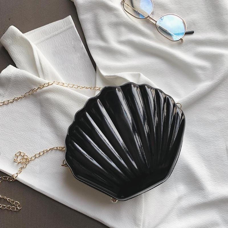 Thumbnail: Shell Chain Shoulder Bag