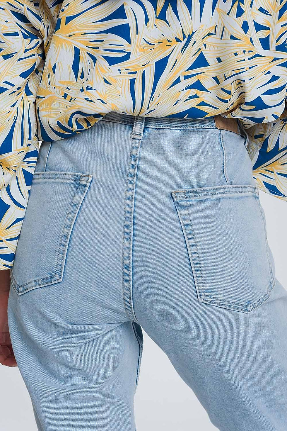 Thumbnail: Pocket Detail Jeans in Light Denim