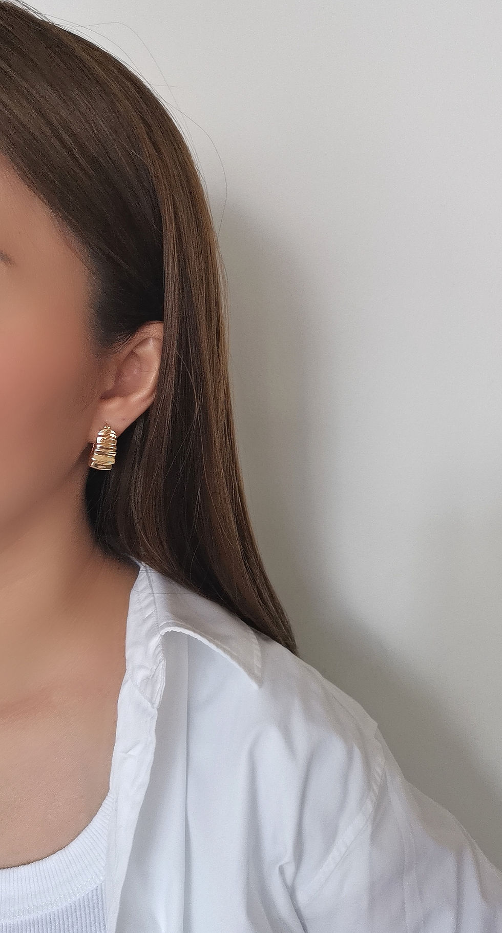 Thumbnail: 18K Ribbed Hoop earrings