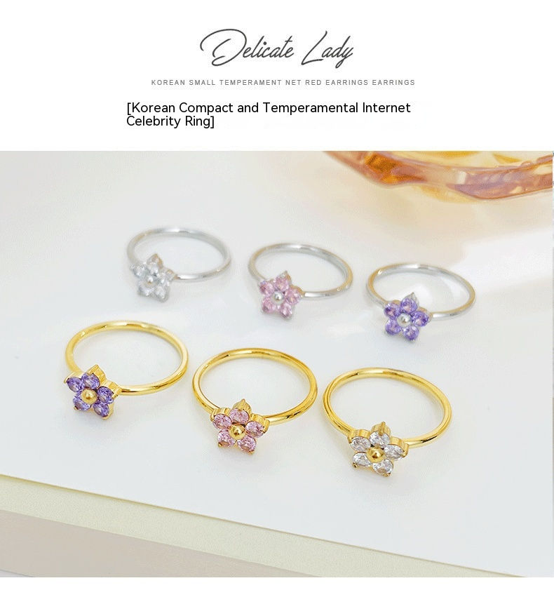 Artistic silver ring with a minimalist flower design