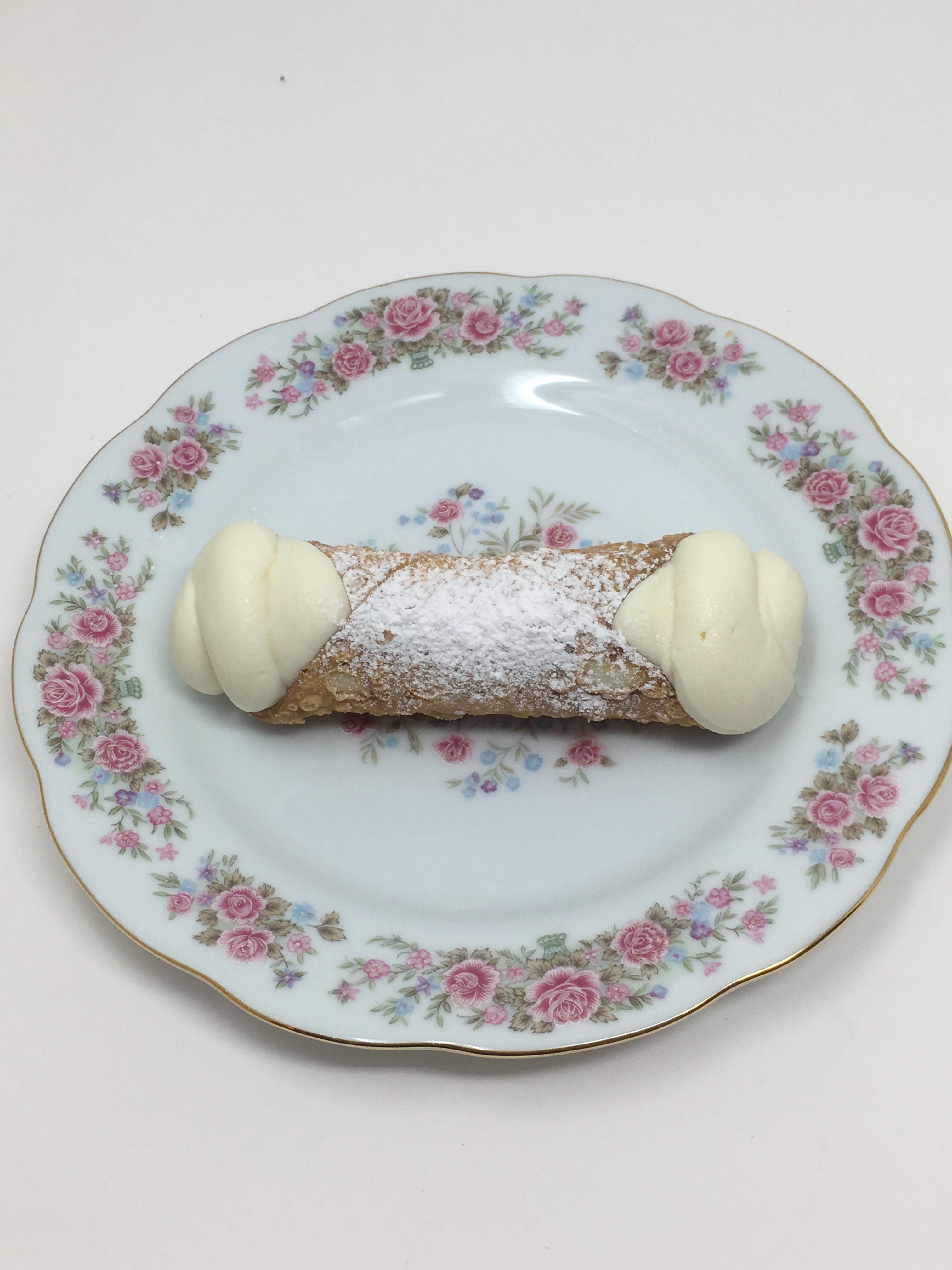 Large Cannoli