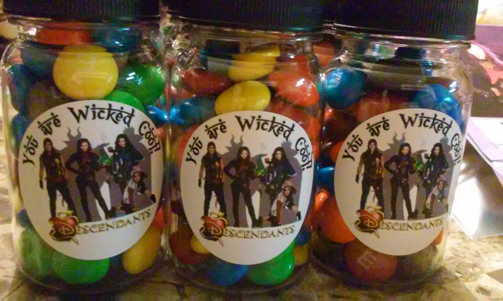Party Favors 01