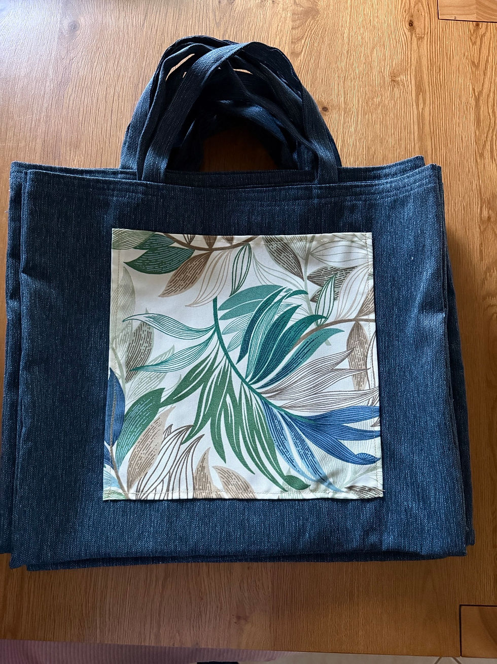 Tropical Palm with Linen Interior