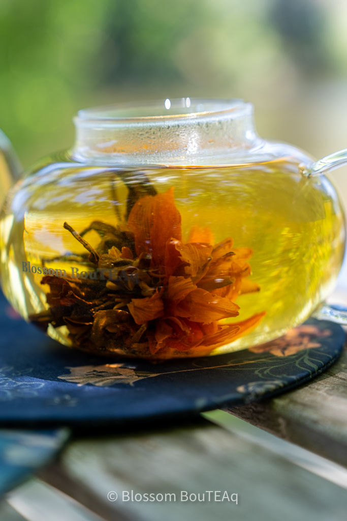Thumbnail: Lily Flowers Pagoda Tea 60g - Blossom BouTEAq