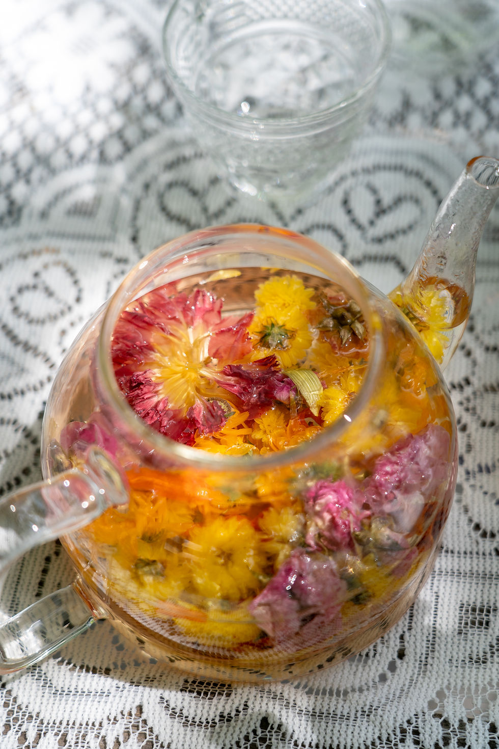 Thumbnail: Mixed Blossoms Round Tea with Carnation 50g - Blossom BouTEAq