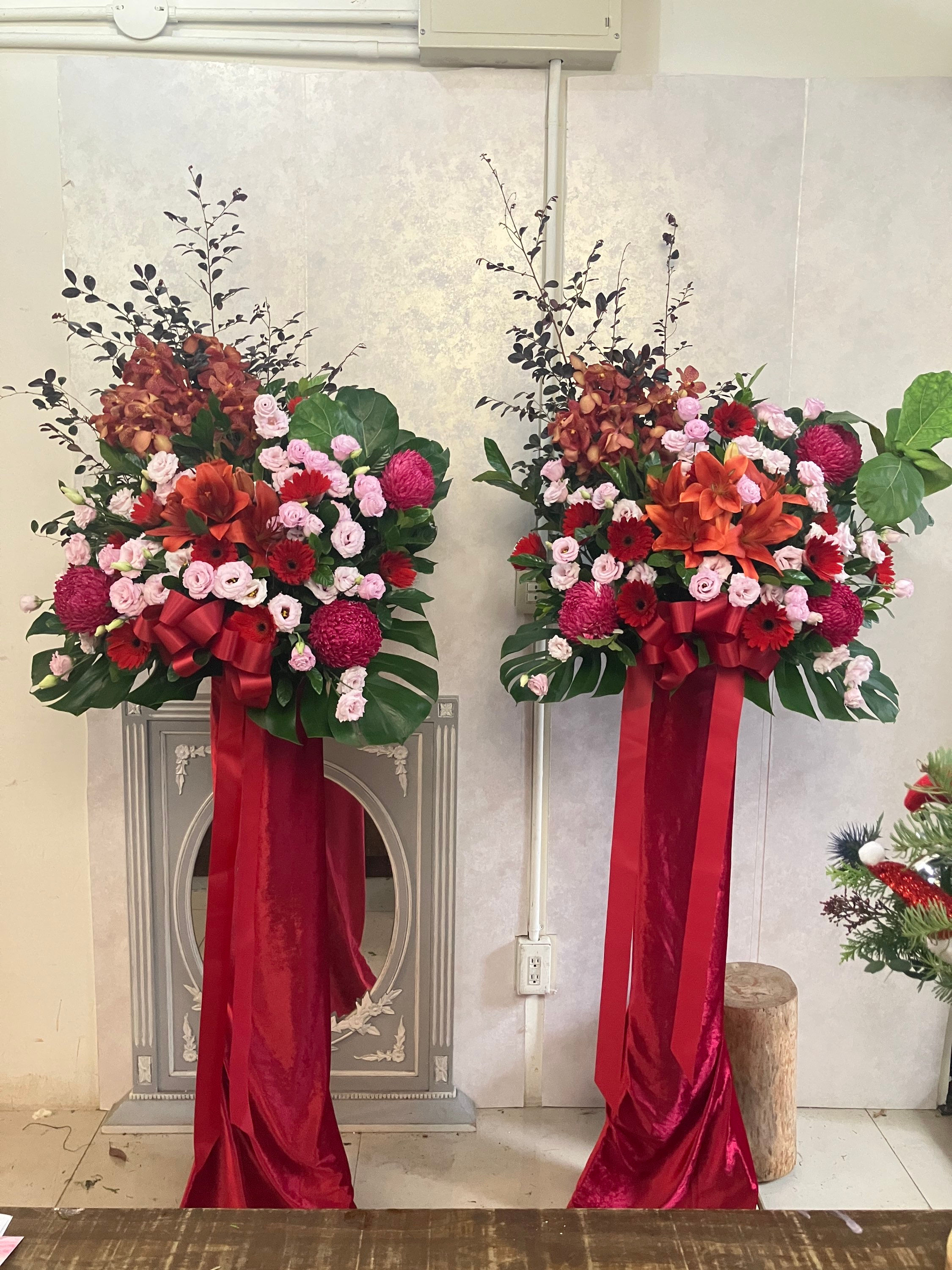 祝賀花籃（ㄧ對）