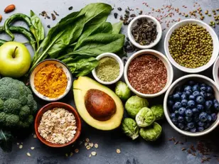 Vitaminas, minerais e queda de cabelo: existe uma conexão?