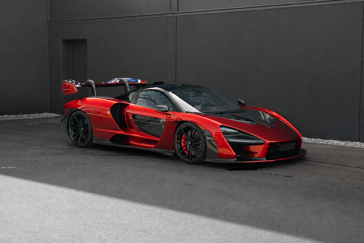 McLaren Senna com rodas Vossen MC3 Novitec x Vossen, aro 20 dianteiro e 21 traseiro, acabamento Gloss Black e visual exclusivo para hypercar de alto luxo.