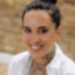 Porträt von einem Yoga Coach, fotografiert von Alicia Utrillas Personal Brand Fotografin