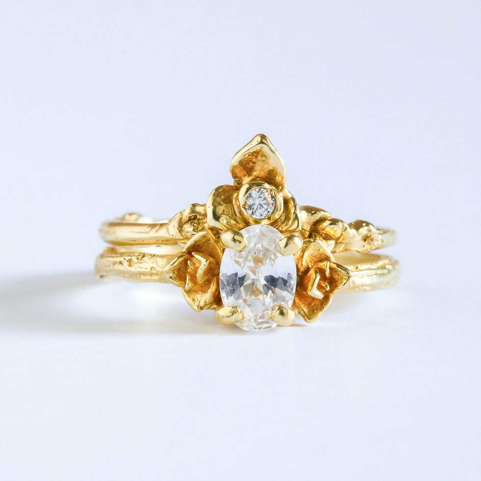 Miniatura: Solitario con diamante: Un tesoro vintage con la esencia de la naturaleza