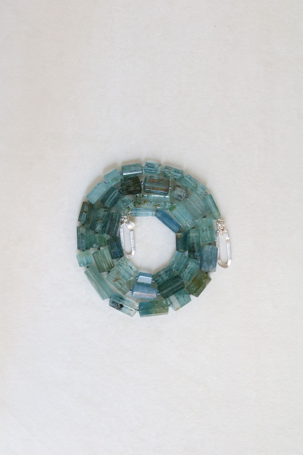 Miniatura: Collar de aguamarinas azul surcando los mares | MINCONISALA