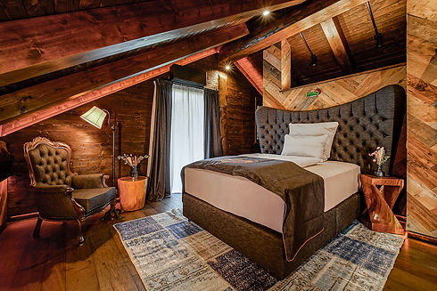 TJ Si Motel EZ Wohn Nachcoloriert small.jpg